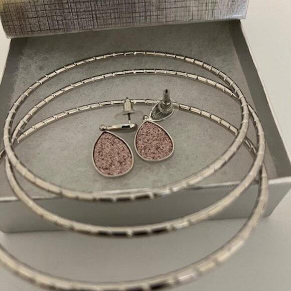 Stardust sparkle bracelets and earring set. - Picture 4 of 4